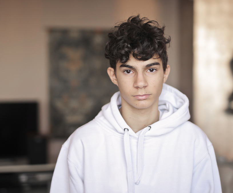 Portret van jongen met dwangklachten