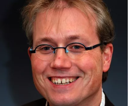 Portretfoto van Ramon Lindauer