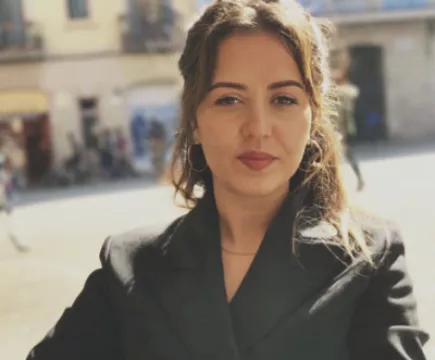 Aryan Ekhlas, foto vrouw, bruin haar