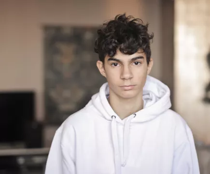 Portret van jongen met dwangklachten